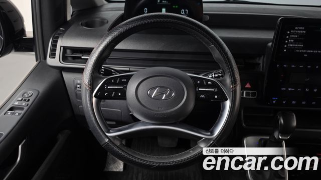 Hyundai Staria 2022 — photo 18