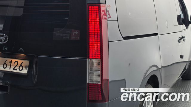 Hyundai Staria 2022 — photo 9