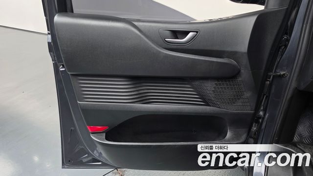 Hyundai Staria 2022 — photo 15