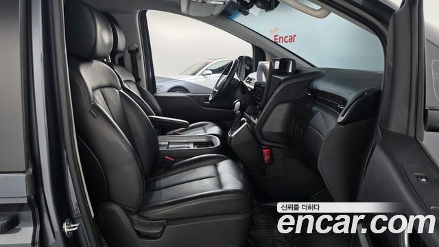 Hyundai Staria 2022 — photo 16