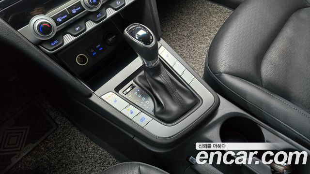Hyundai AVANTE 2020 — photo 12