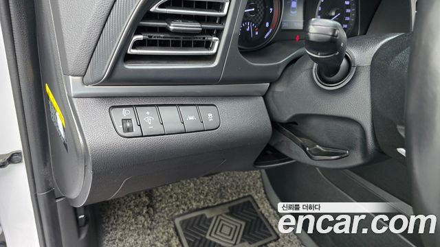 Hyundai AVANTE 2020 — photo 23