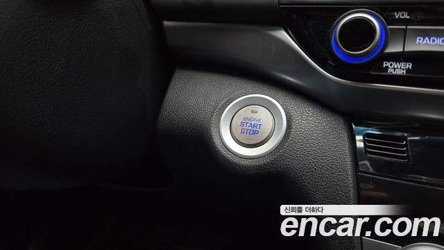 Hyundai AVANTE 2020 — photo 24