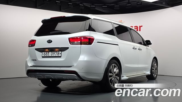 Kia Canival 2016 — photo 2
