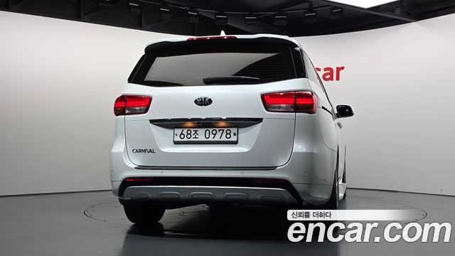 Kia Canival 2016 — photo 4