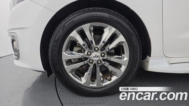Kia Canival 2016 — photo 5