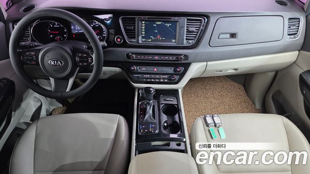 Kia Canival 2016 — photo 7