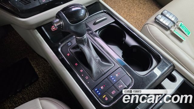 Kia Canival 2016 — photo 9