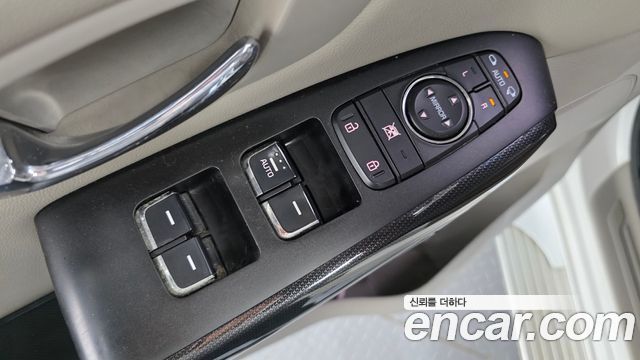 Kia Canival 2016 — photo 11