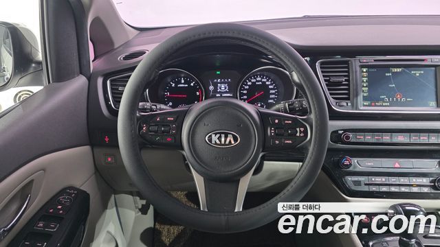Kia Canival 2016 — photo 13