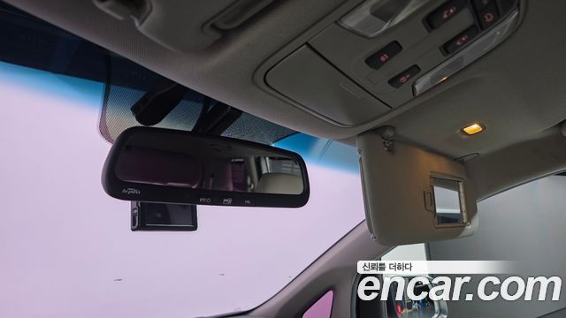 Kia Canival 2016 — photo 16