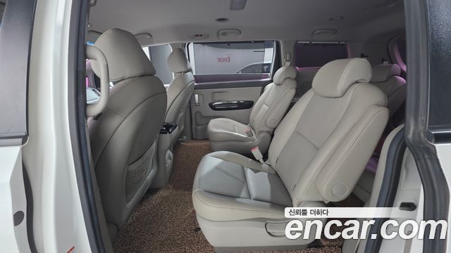 Kia Canival 2016 — photo 17