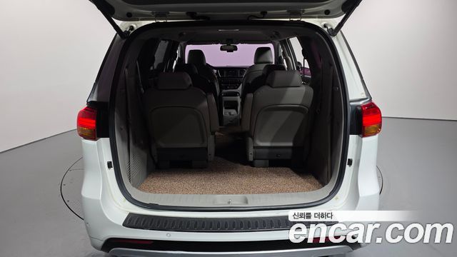 Kia Canival 2016 — photo 20