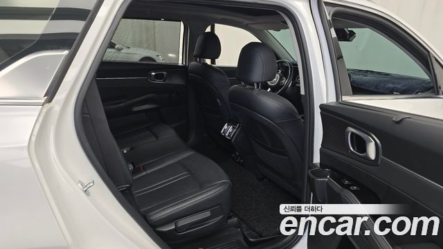 Kia Sorento 2023 — photo 17