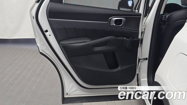 Kia Sorento 2023 — photo 15
