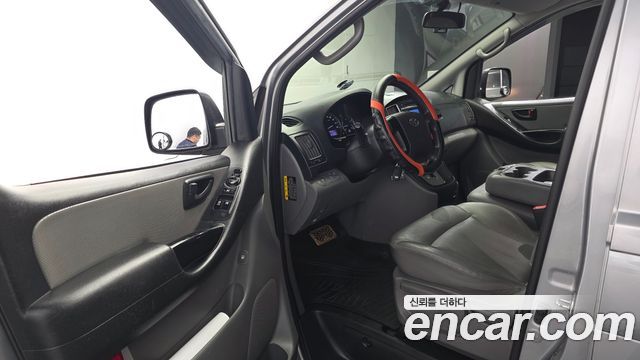 Hyundai Starex 2018 — photo 13