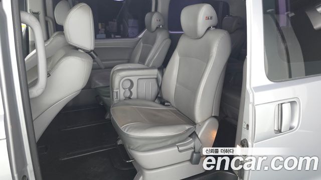 Hyundai Starex 2018 — photo 17