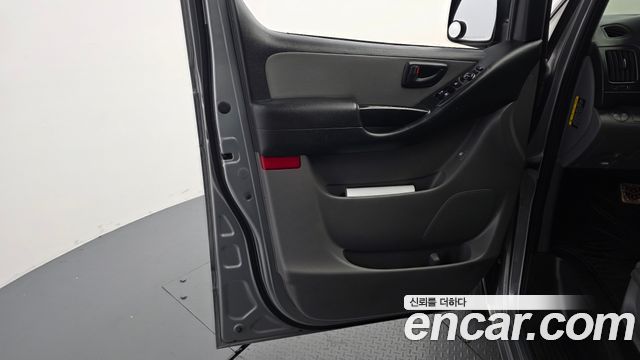 Hyundai Starex 2018 — photo 14