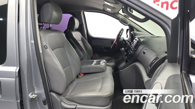 Hyundai Starex 2018 — photo 16