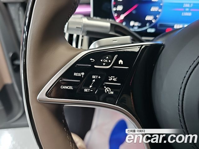 Mercedes-Benz S-Class 2024 — photo 12