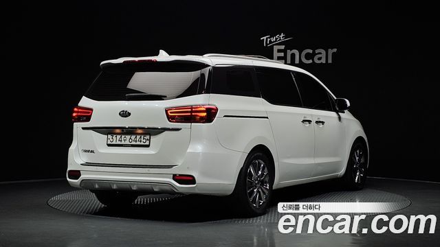 Kia Canival 2020 — photo 2