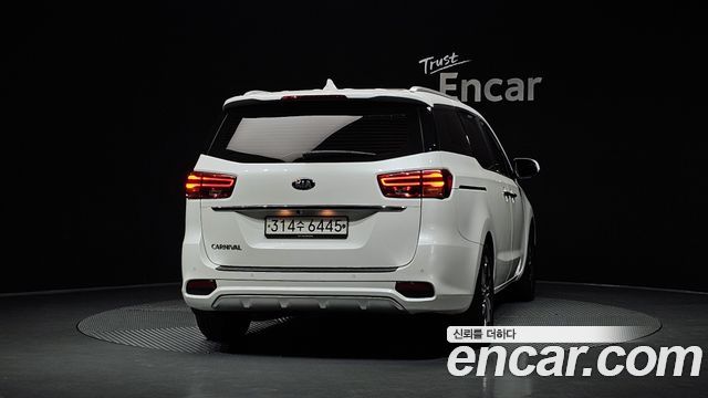 Kia Canival 2020 — photo 4