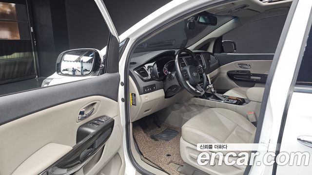 Kia Canival 2020 — photo 13