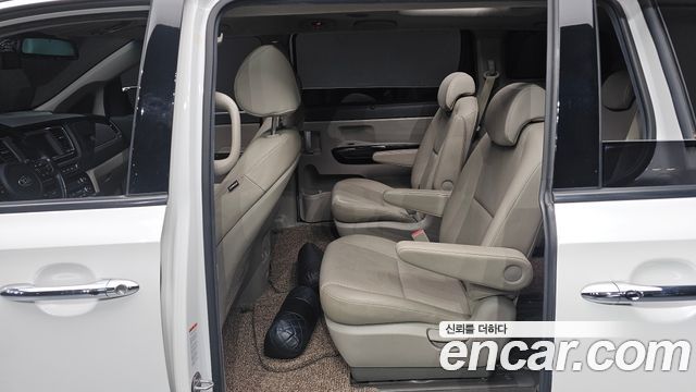 Kia Canival 2020 — photo 19