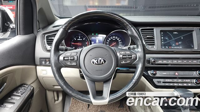 Kia Canival 2020 — photo 20