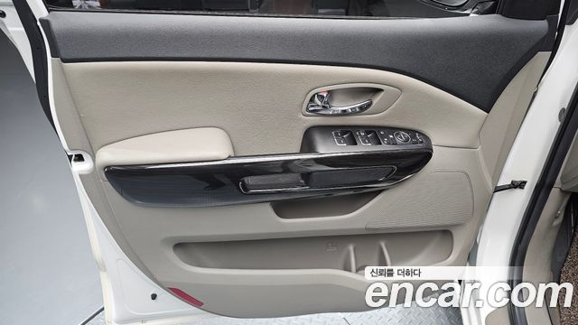 Kia Canival 2020 — photo 14