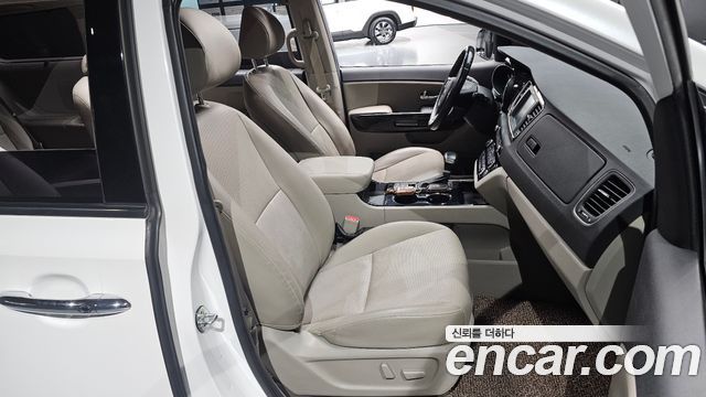 Kia Canival 2020 — photo 16