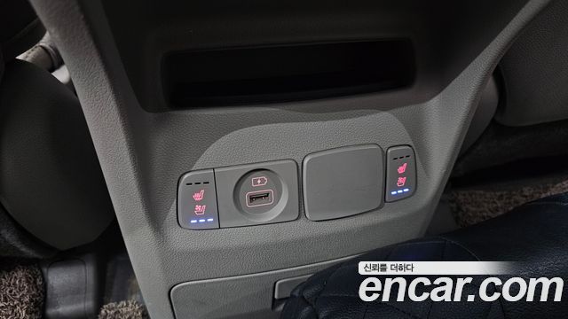 Kia Canival 2020 — photo 31