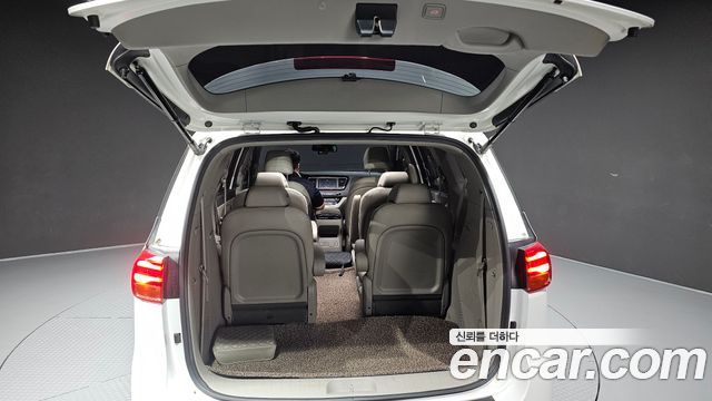 Kia Canival 2020 — photo 34