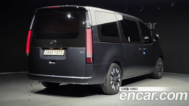 Hyundai Staria 2024 — photo 2