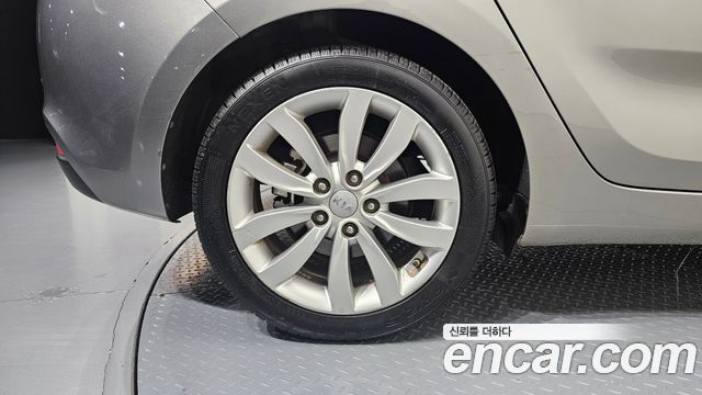 Kia Carens 2016 — photo 5