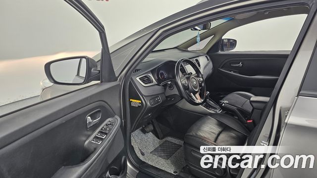 Kia Carens 2016 — photo 13