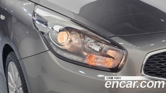 Kia Carens 2016 — photo 8