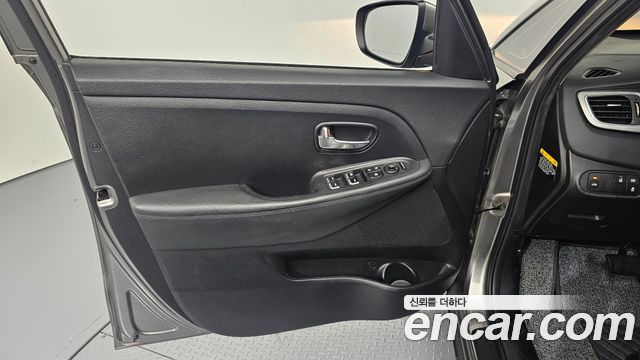 Kia Carens 2016 — photo 14