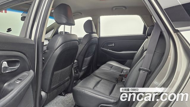 Kia Carens 2016 — photo 16