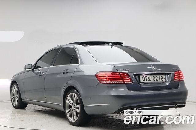 Mercedes-Benz E-Class 2016 — photo 3