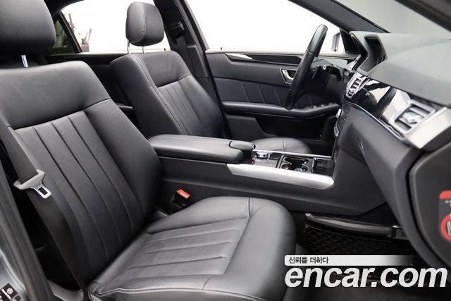 Mercedes-Benz E-Class 2016 — photo 7