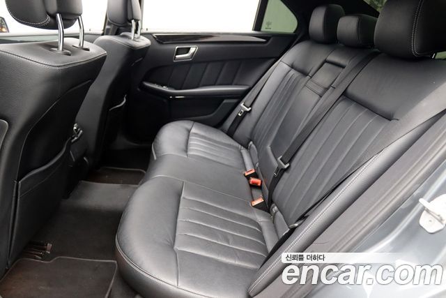 Mercedes-Benz E-Class 2016 — photo 8