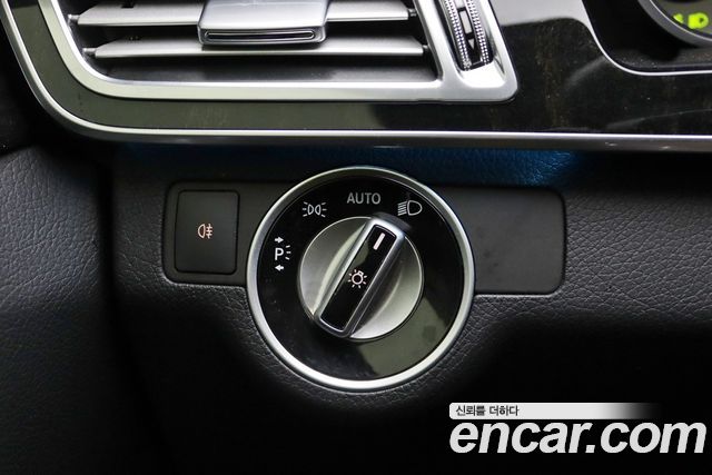 Mercedes-Benz E-Class 2016 — photo 11