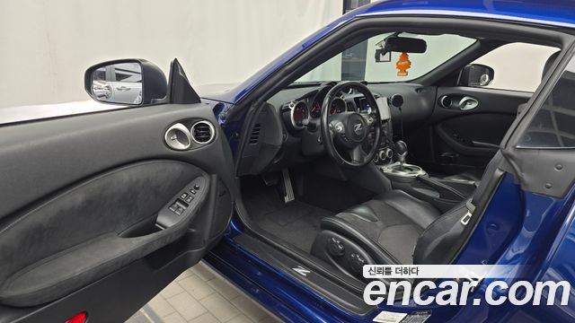 Nissan 370Z 2016 — photo 10