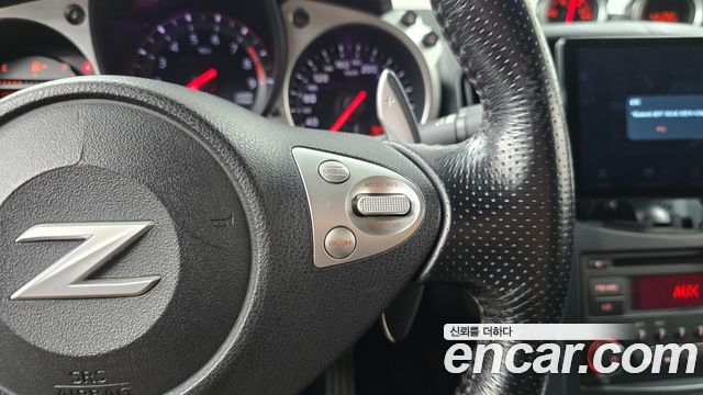 Nissan 370Z 2016 — photo 16
