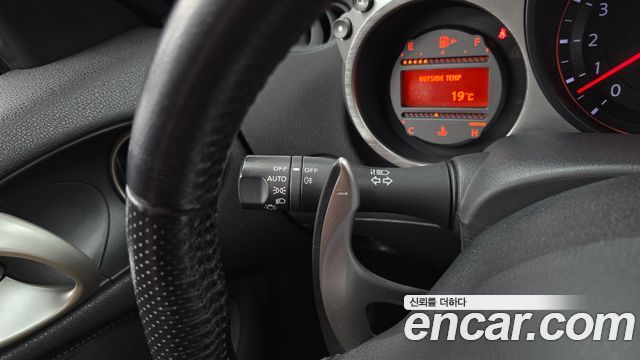 Nissan 370Z 2016 — photo 17