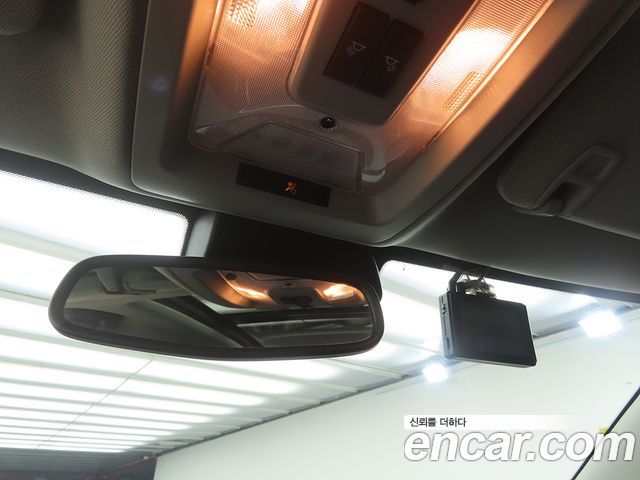 Cadillac SRX 2015 — photo 11