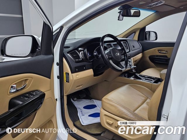 Kia Canival 2019 — photo 11