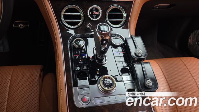 Bentley Continental 2020 — photo 9