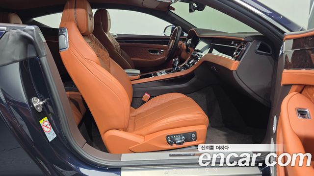 Bentley Continental 2020 — photo 12